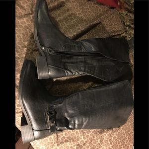 Wide calf 8w knee/lace back boots😬